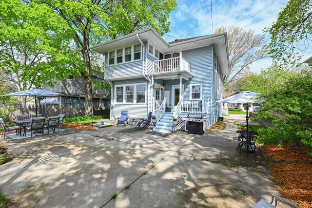 415 College AVENUE, Waukesha, WI 53186