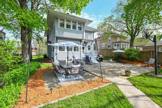 415 College AVENUE, Waukesha, WI 53186