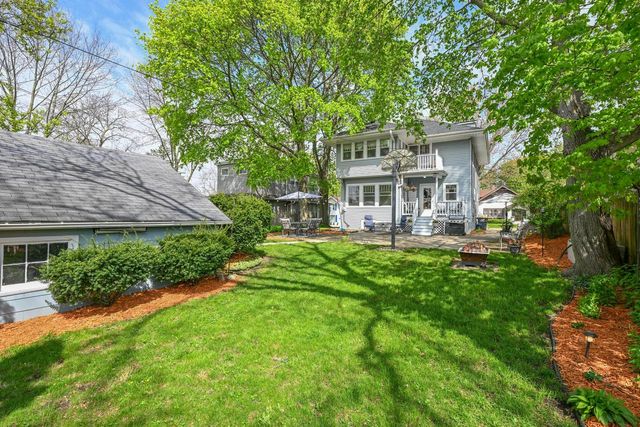 415 College AVENUE, Waukesha, WI 53186
