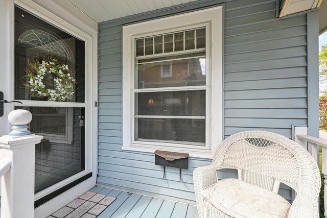 415 College AVENUE, Waukesha, WI 53186