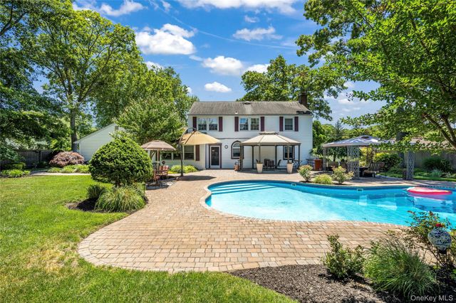 32 Westmoylan Lane, Coram, NY 11727
