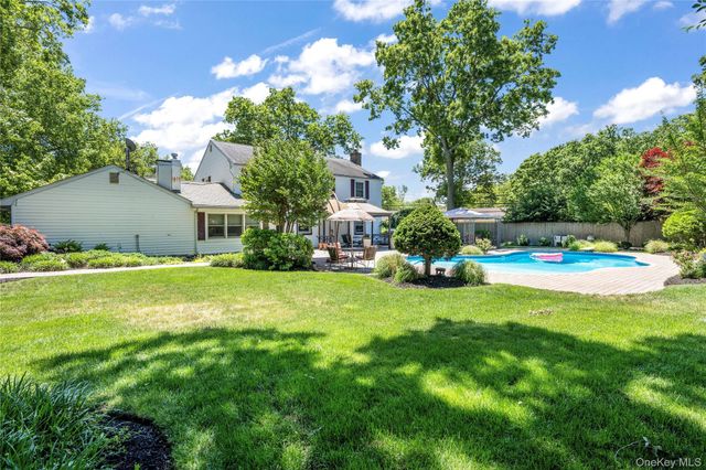 32 Westmoylan Lane, Coram, NY 11727