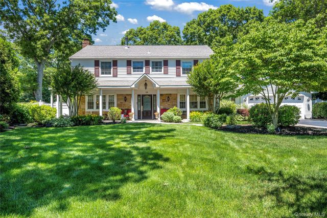 32 Westmoylan Lane, Coram, NY 11727