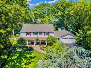 32 Westmoylan Lane, Coram, NY 11727