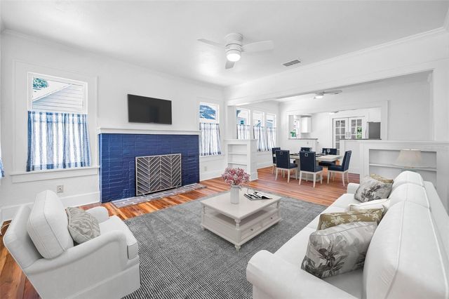 1100 35TH AVENUE N, St Petersburg, FL 33704
