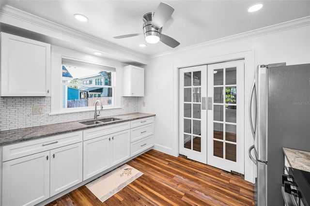 1100 35TH AVENUE N, St Petersburg, FL 33704