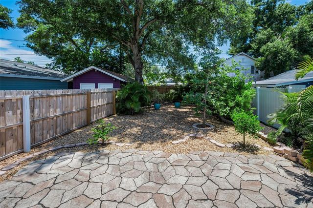 1100 35TH AVENUE N, St Petersburg, FL 33704