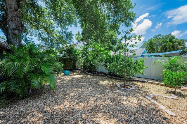 1100 35TH AVENUE N, St Petersburg, FL 33704
