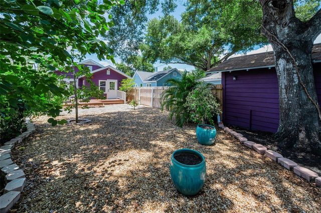 1100 35TH AVENUE N, St Petersburg, FL 33704