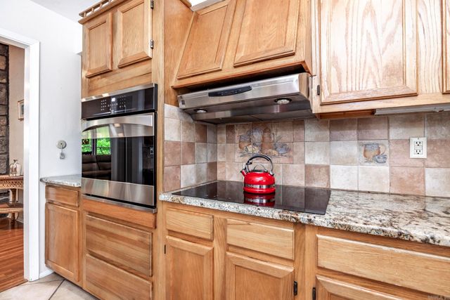 7 Montanes Lane, Hot Springs Village, AR 71909