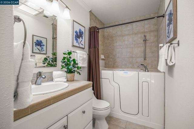 2300 Tice Creek Dr 2, Walnut Creek, CA 94595