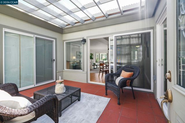 2300 Tice Creek Dr 2, Walnut Creek, CA 94595