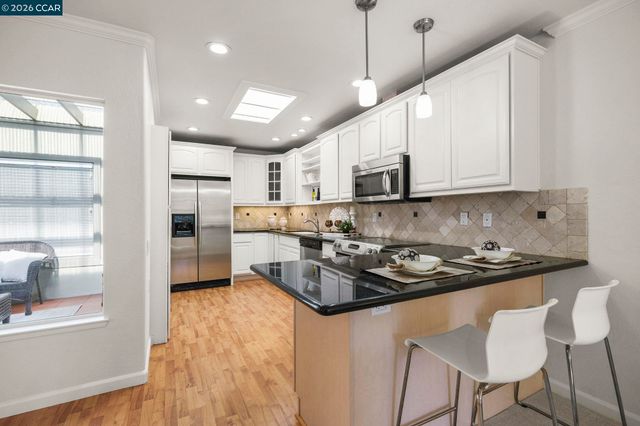 2300 Tice Creek Dr 2, Walnut Creek, CA 94595