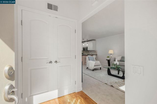 2300 Tice Creek Dr 2, Walnut Creek, CA 94595