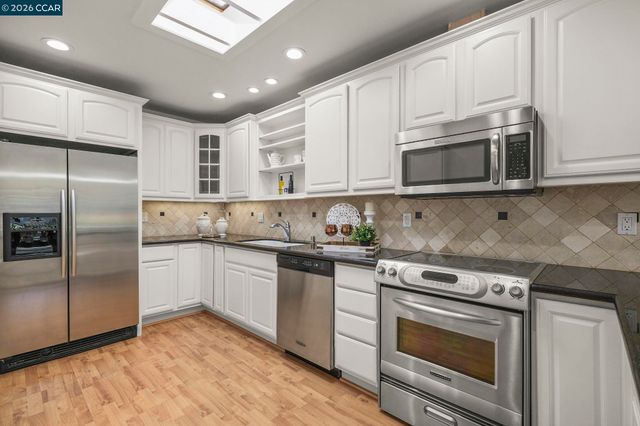 2300 Tice Creek Dr 2, Walnut Creek, CA 94595