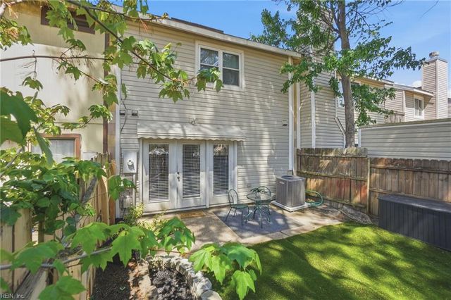 718 Woodbox DR, Virginia Beach, VA 23462