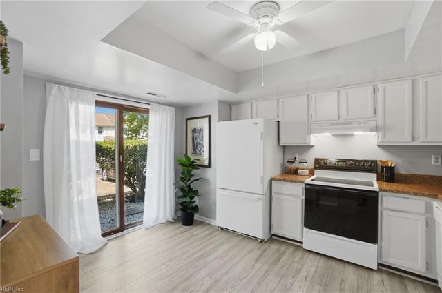 718 Woodbox DR, Virginia Beach, VA 23462