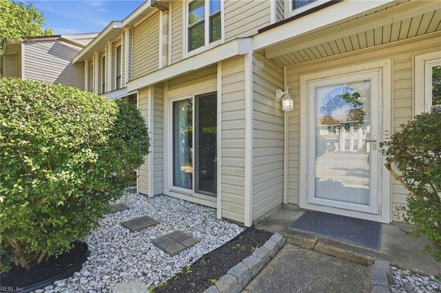 718 Woodbox DR, Virginia Beach, VA 23462