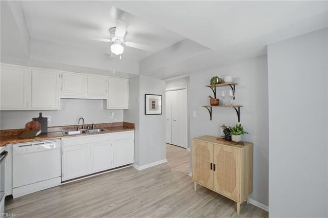 718 Woodbox DR, Virginia Beach, VA 23462