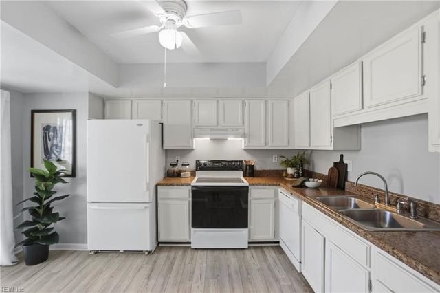 718 Woodbox DR, Virginia Beach, VA 23462