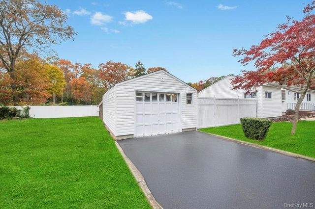 468 Ferndale Boulevard, Islip, NY 11751