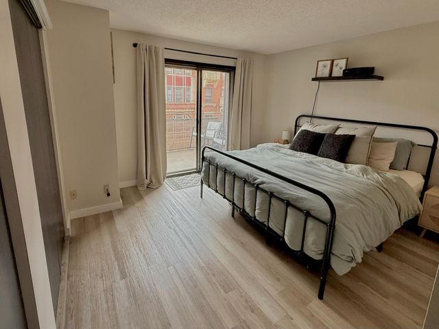 26 10th Street W 402, Saint Paul, MN 55102