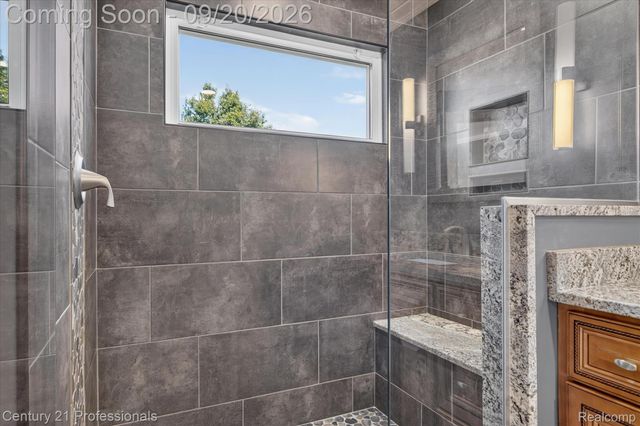 1880 Ayrshire Drive, Commerce Charter Township, MI 48390