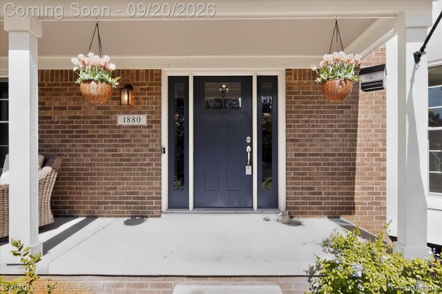 1880 Ayrshire Drive, Commerce Charter Township, MI 48390