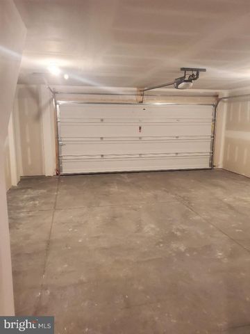 3094 EGRETON RD, Mechanicsburg, PA 17055