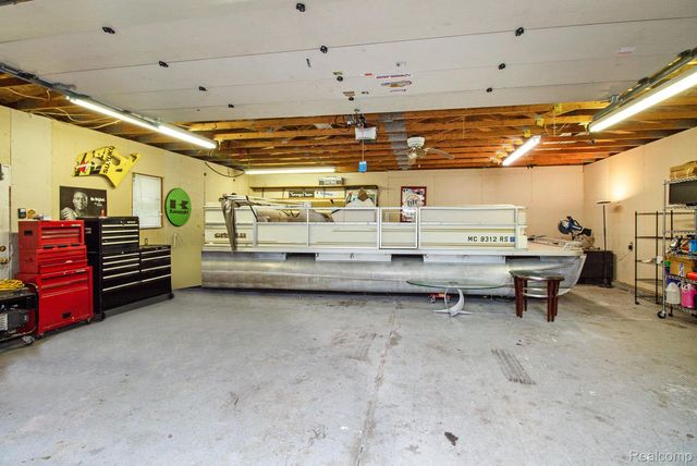 770 Brushwood Drive, Wolverine Lake Village, MI 48390