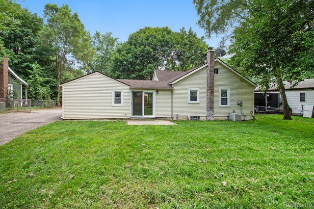 770 Brushwood Drive, Wolverine Lake Village, MI 48390