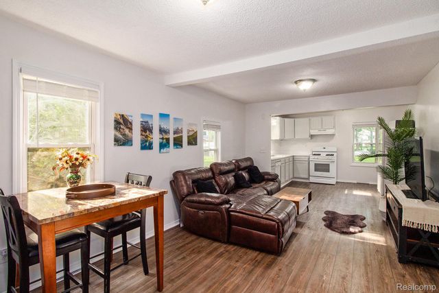 770 Brushwood Drive, Wolverine Lake Village, MI 48390