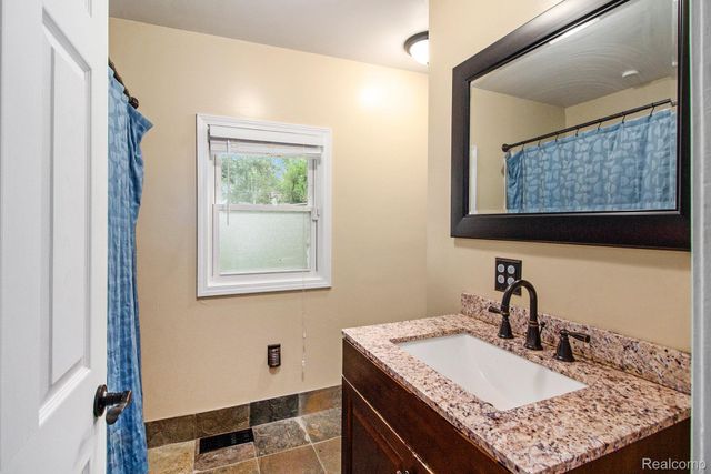 770 Brushwood Drive, Wolverine Lake Village, MI 48390