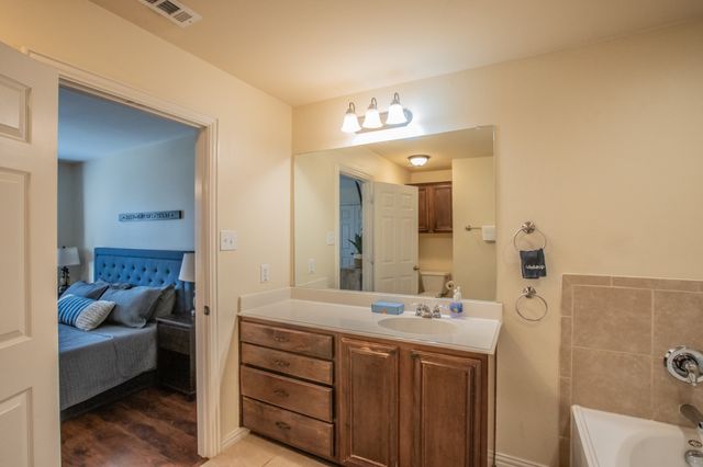 6801 Sandshell Boulevard, Fort Worth, TX 76137