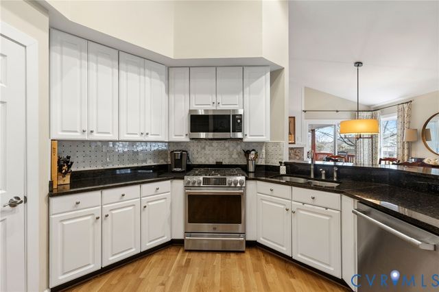 6001 Dominion Fairways Pl, Glen Allen, VA 23059