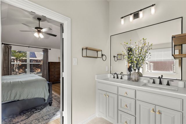 440 Brinkley Drive, Saginaw, TX 76179