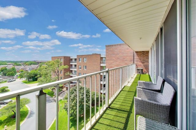4000 TRIUMVERA Drive 508, Glenview, IL 60025