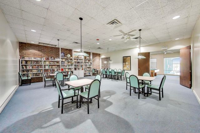 4000 TRIUMVERA Drive 508, Glenview, IL 60025