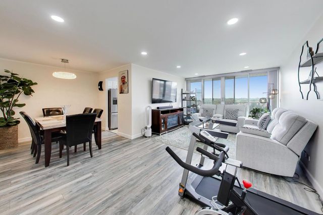 4000 TRIUMVERA Drive 508, Glenview, IL 60025