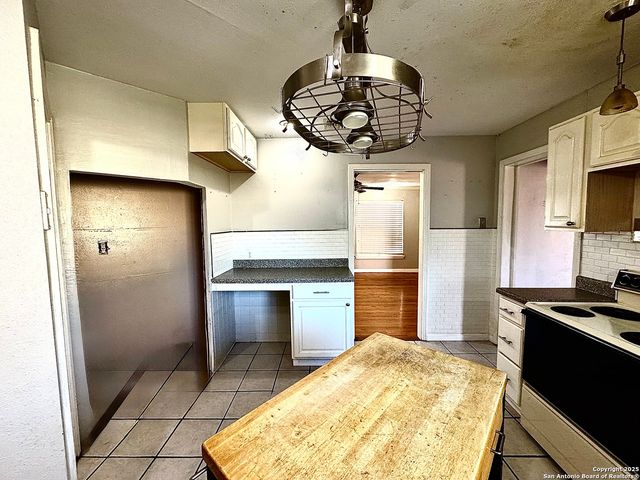 391 Quentin, San Antonio, TX 78201