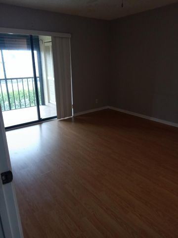 4693 Lucerne Lakes Boulevard 202, Lake Worth, FL 33467