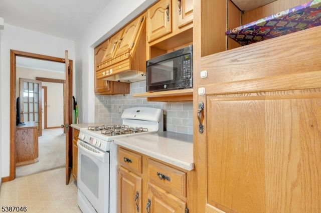 138 Fern Ave, Lyndhurst Twp., NJ 07071