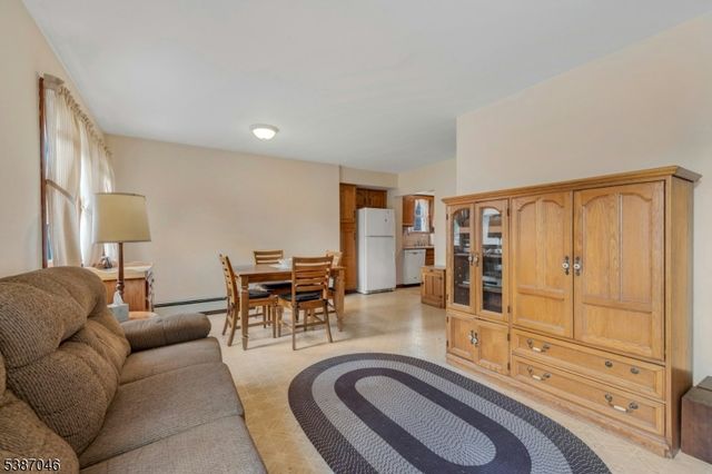 138 Fern Ave, Lyndhurst Twp., NJ 07071