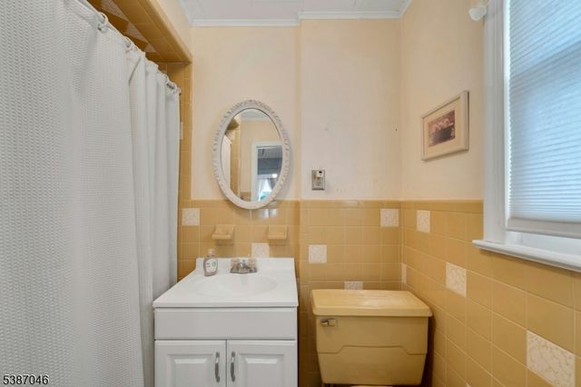 138 Fern Ave, Lyndhurst Twp., NJ 07071