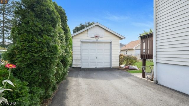 138 Fern Ave, Lyndhurst Twp., NJ 07071