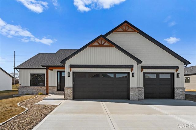 605 Tea Olive Blvd, O'fallon, IL 62269