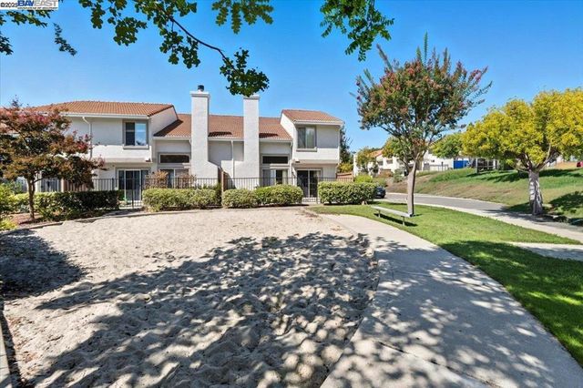 313 Camino Arroyo E, Danville, CA 94506