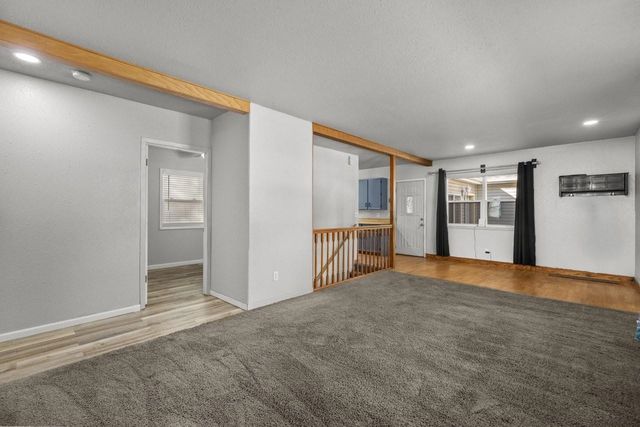 2201 7th Ave NW, Minot, ND 58703