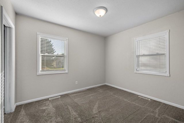 2201 7th Ave NW, Minot, ND 58703