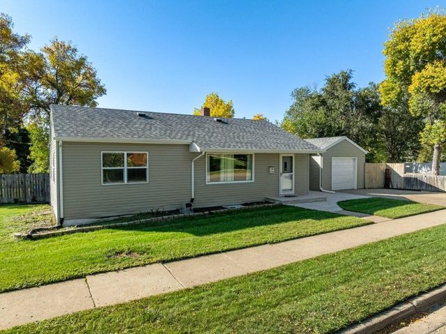 2201 7th Ave NW, Minot, ND 58703